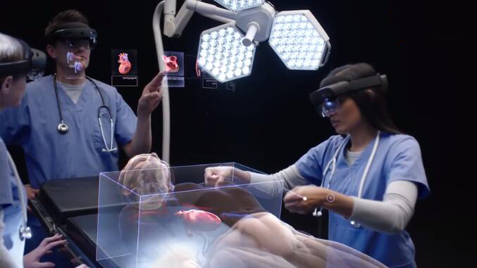 HoloLens AR培訓(xùn)加速呼吸機生產(chǎn)流程